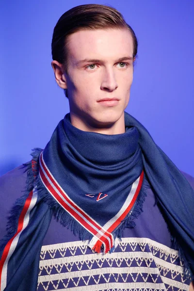 Look 35
